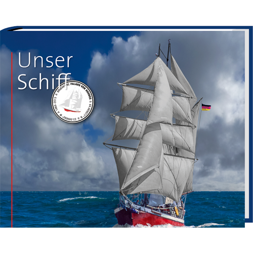 Buchcover Foto von einem Segelschiff auf dem Meer mit blauen Himmel, Titelschrift weiß